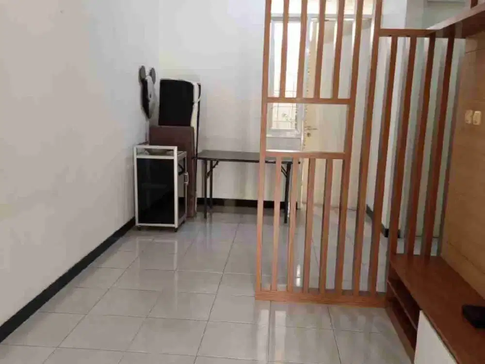 disewakan rumah taman kopo indah v Somerville murah! ac tiap kamar