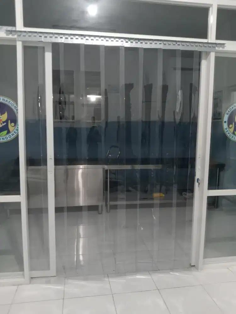 Tirai PVC bening