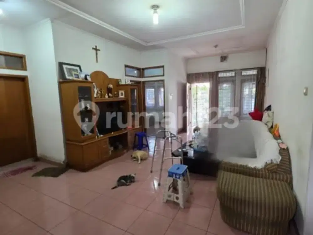 Di Jual Rumah Strategis yang Nyaman di Kawasan Batununggal Permai