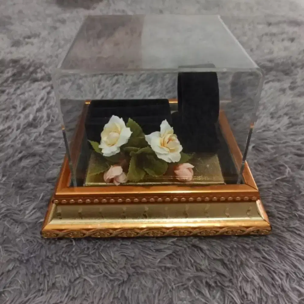 Kotak seserahan tempat cincin dan gelang