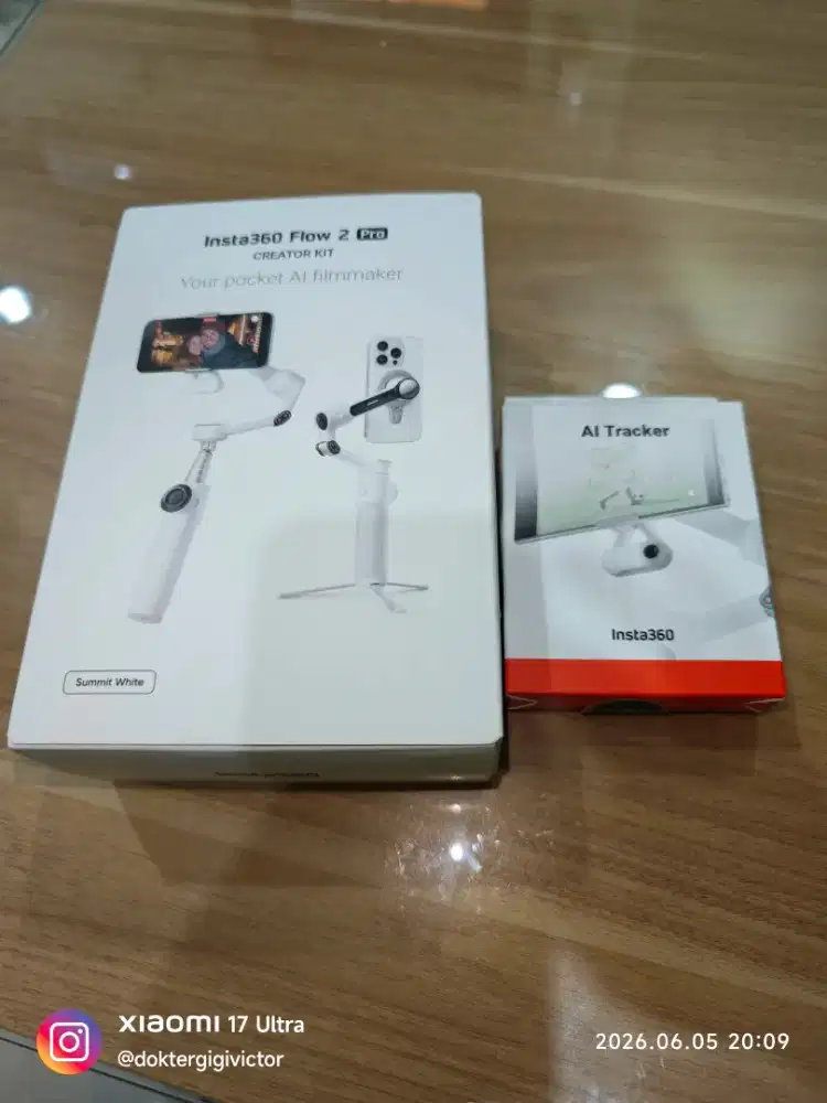 Insta360 Flow 2 Pro Creator Kit + AI Tracker