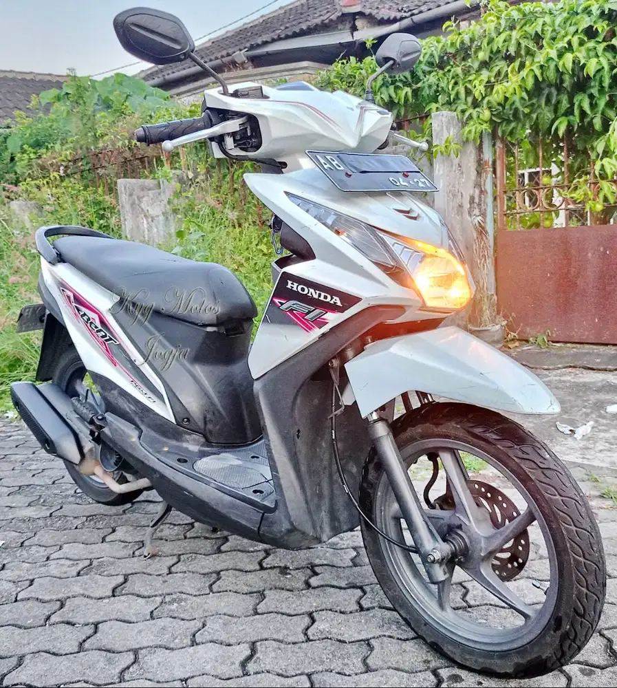 Honda Beat 110 FI Putih 2014 Plat AB Sleman Pajak Baru