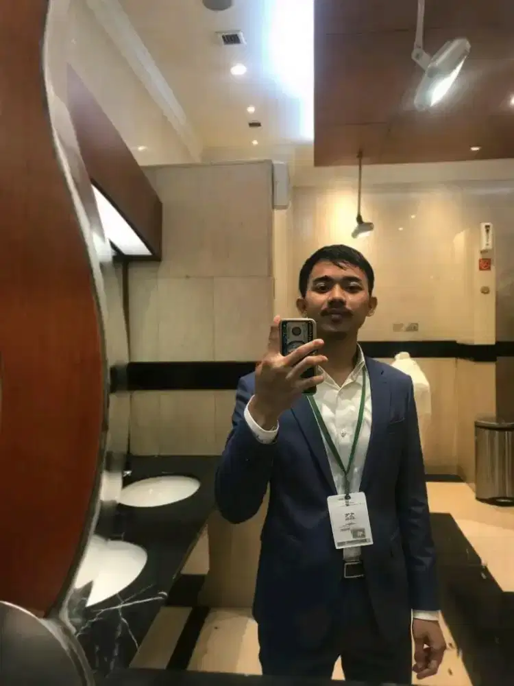 MENCARI LOWONGAN PEKERJAAN