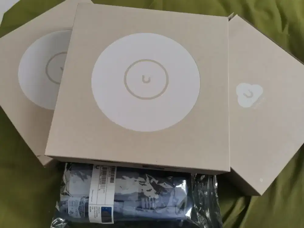 Unifi U7-Lite + PoE Adapter (30W)