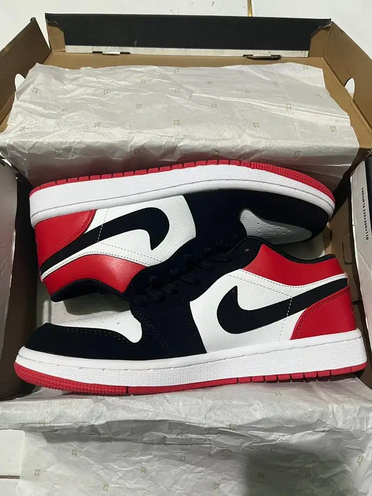 WTS!! Size 41 - Air Jordan 1 Low Black Toe