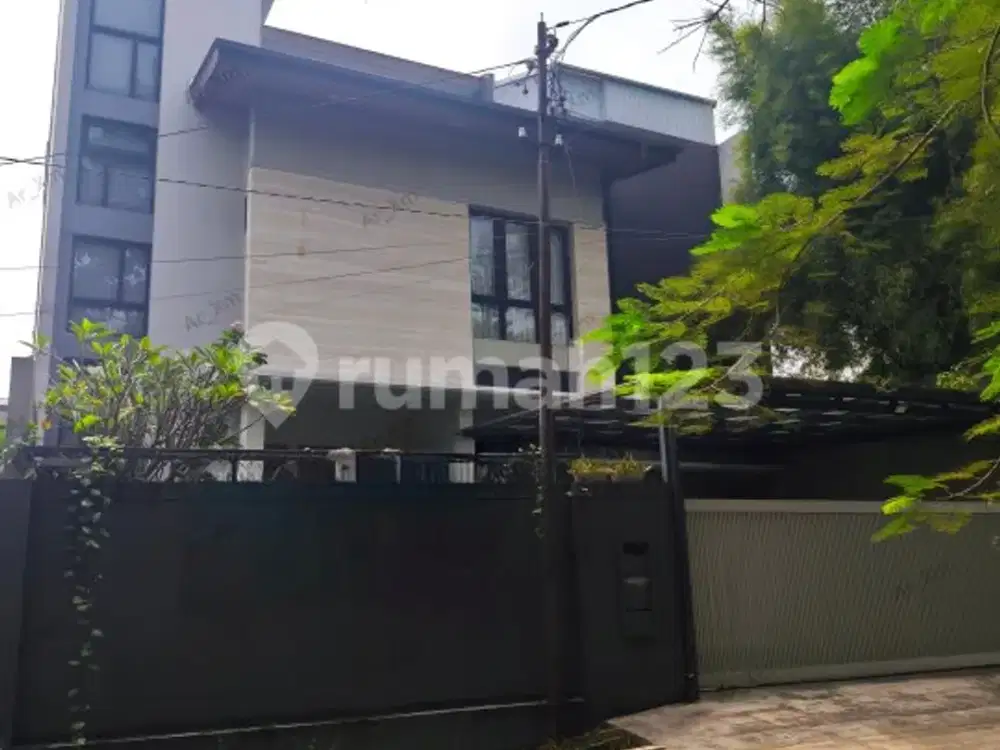 Rumah Modern Minimalis 2.5 Lantai di Gatot Subroto Kota Bandung