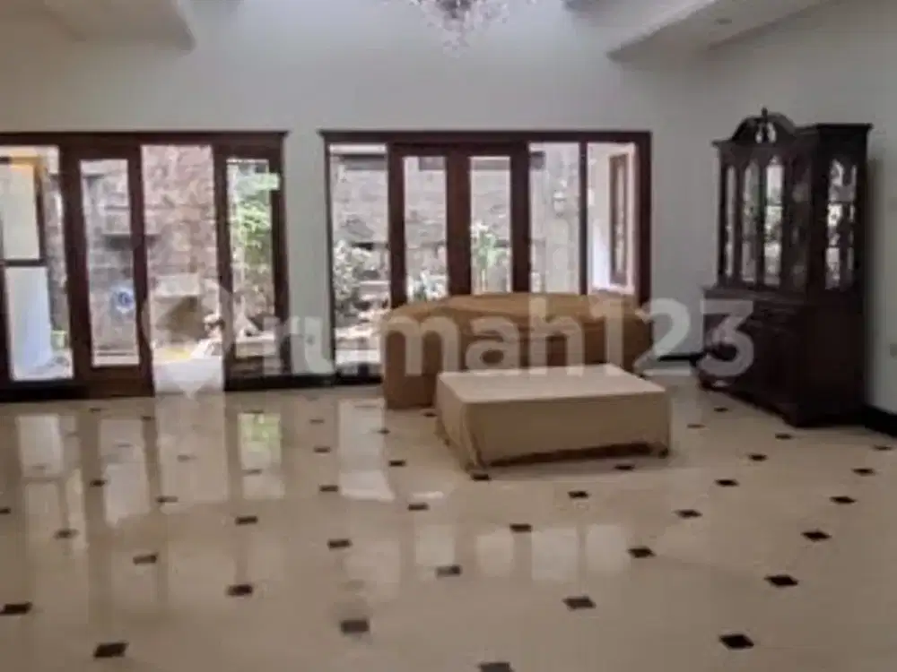 Rumah Tengah Kota(nego) Sayap Burangrang-haruman Kota Bandung