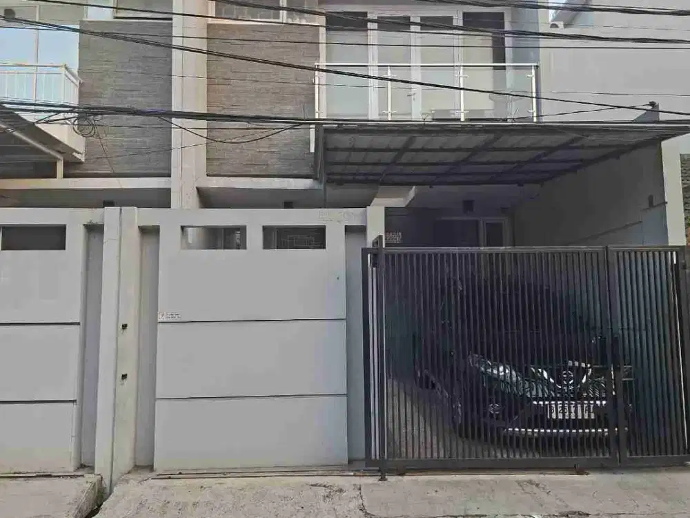 Rumah Full Furnish 2.5 lantai siap Huni