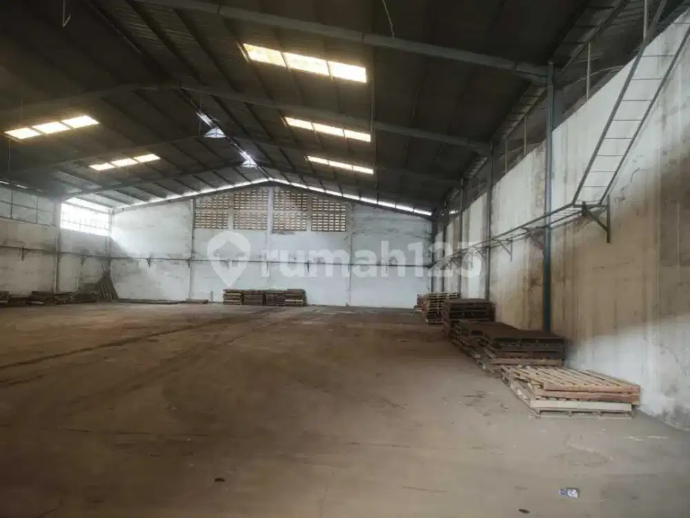 Gudang Dekat Akses Tol, Nego di Jalan Utama Batujajar Bandung