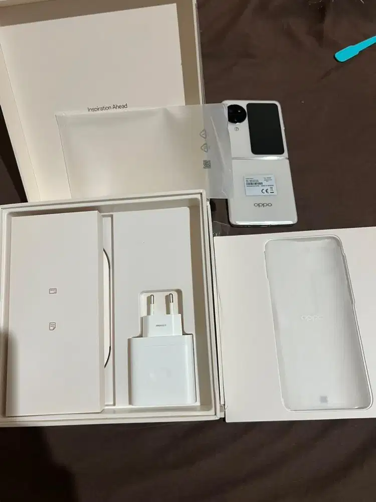 Oppo find n3 flip 12/256 resmi garansi on oktober 2026