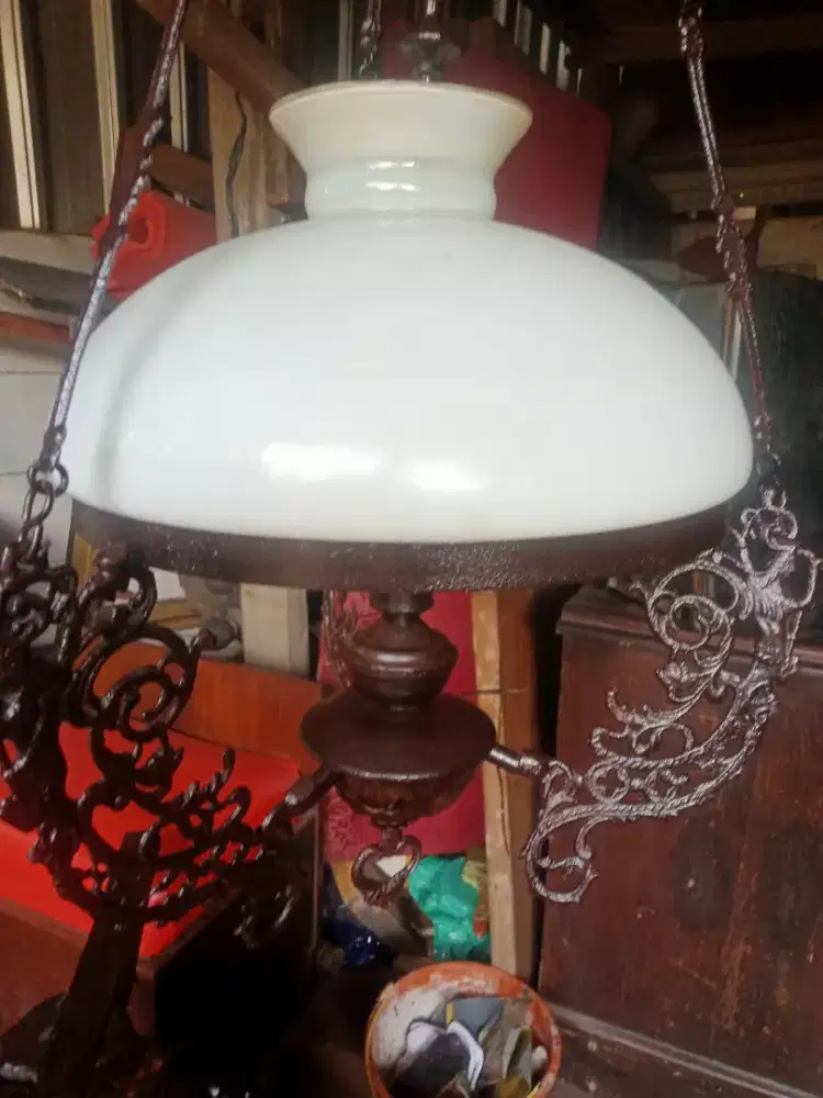 Lampu  kuno antikan chusis yang suka antikkan