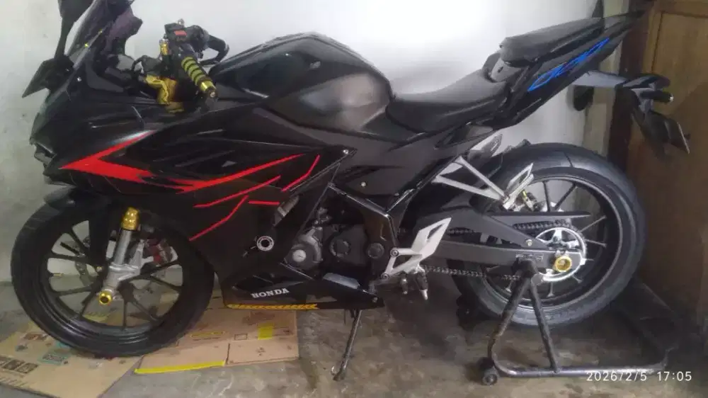Di jual motor honda cbr 150cc thn.2021