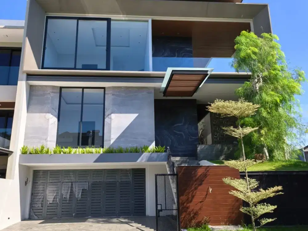 Rumah baru gress di Somerset Citraland mewah konsep Villa luas 300m2 bangunan 2 lantai