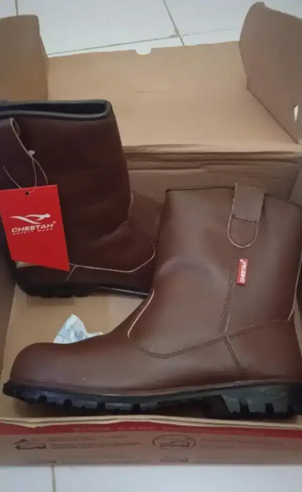 Sepatu safety cheetah