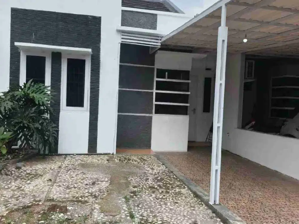 disewakan rumah 1 lantai kawasan nyaman one gate di komplek golf raya cinambo