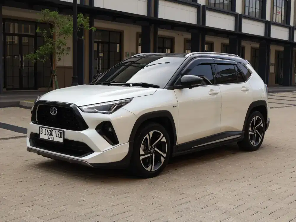 Yaris Cross GR Hybrid TSS Two Tone 2023 Putih