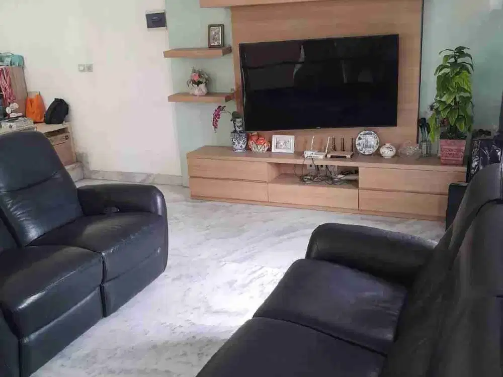 dijual rumah 2,5 lantai dicitra 7 posisi hook