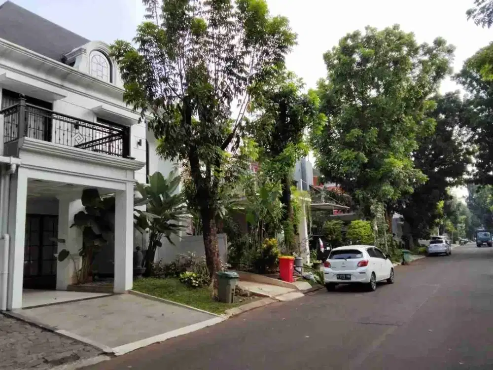 Cluster jalan raya utama, Renovasi siap huni, semi furnish sebelah Transmart cibubur