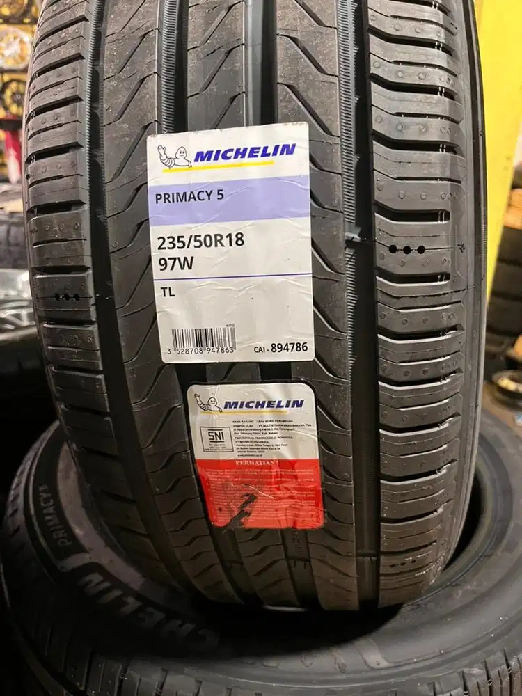 BAN MICHELIN PRIMACY5 235-50-18 stadar alphard,Innova