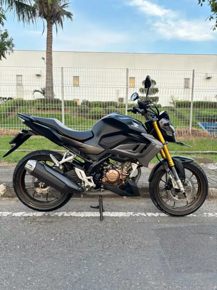 HONDA CB150R 2024 KM low 8000