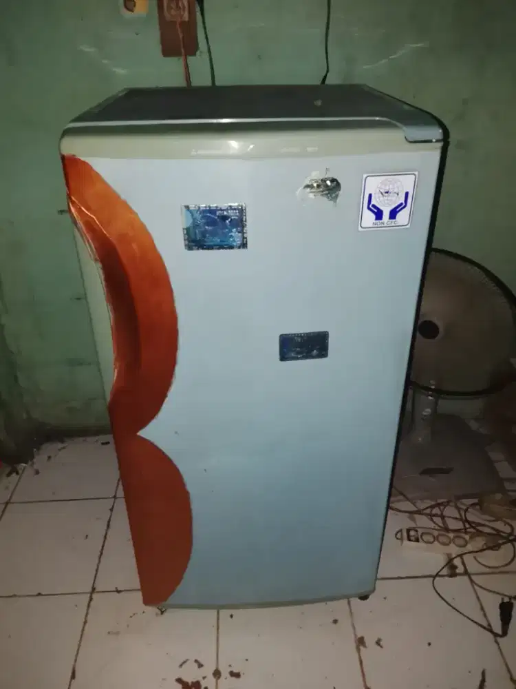 Kulkas 1 pintu merk MITSUBISHI