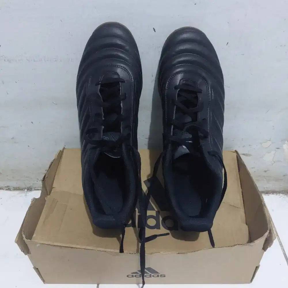Sepatu futsal size 44 Adidas Coppa Ori