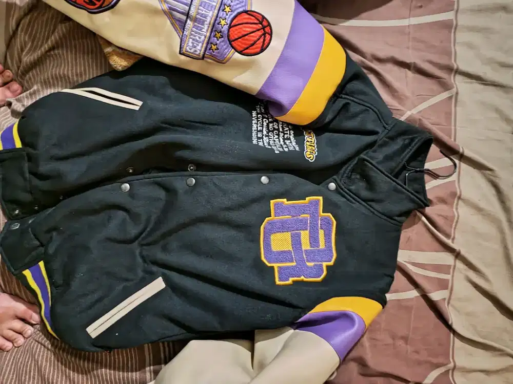 Jual jaket varsity Oriji attires