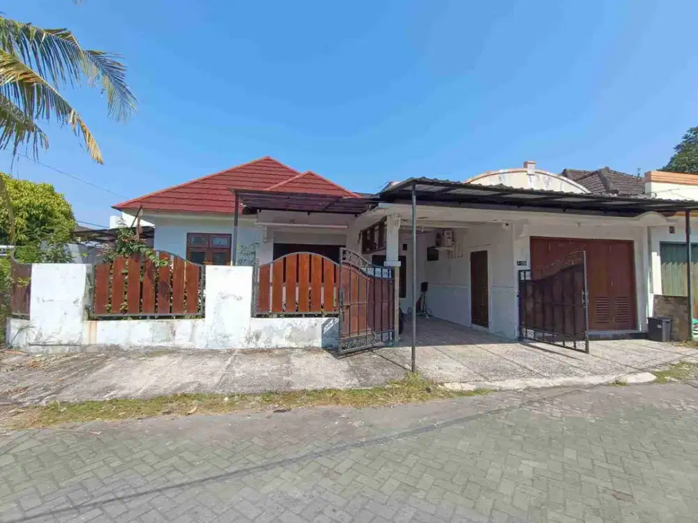 Rumah luas dlm komplek griya taman asri