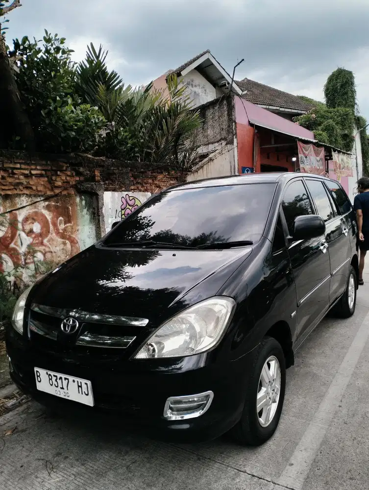 Toyota Kijang Innova 2005 Bensin