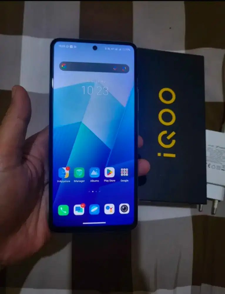 Iqoo Z7x 5g 8+8/256 Fullset