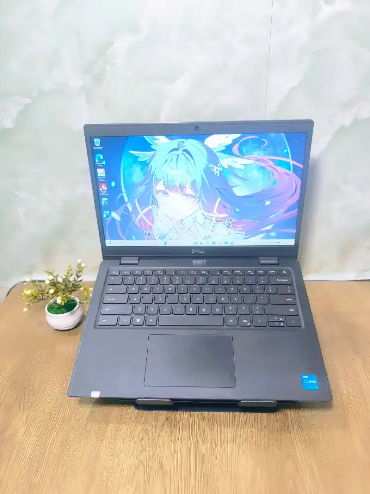 DELL LATITUDE 3420*  
*Intel Core i3-1115G4 RAM 8GB SSD 256GB