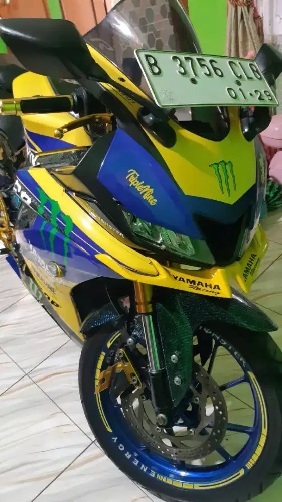YAMAHA R15 VVA 2018