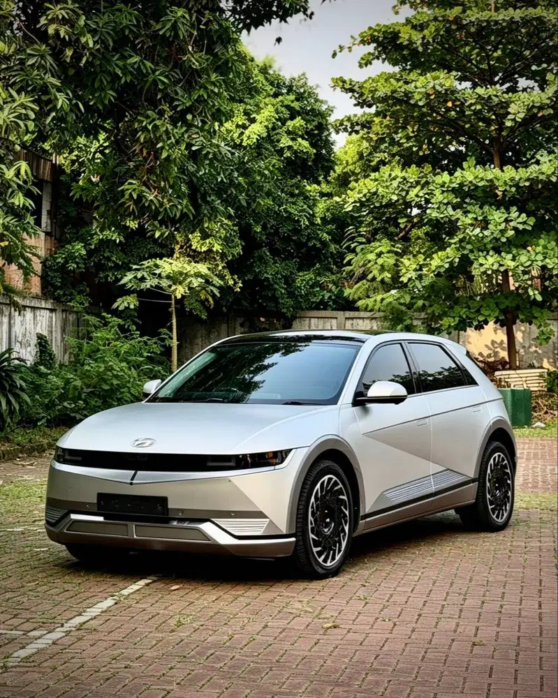 Hyundai Ioniq 5 Siganture Long Range Silver 2022 TdpMurmer Ori Menarik