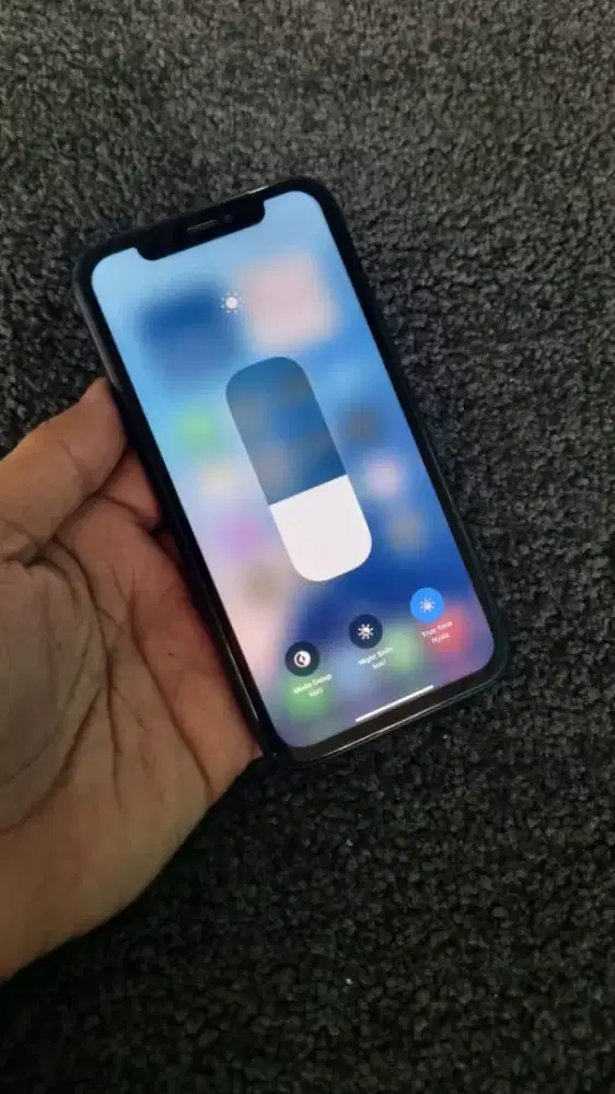 Iphone Xr 64gb all op Djamin aman bgt  HP charger