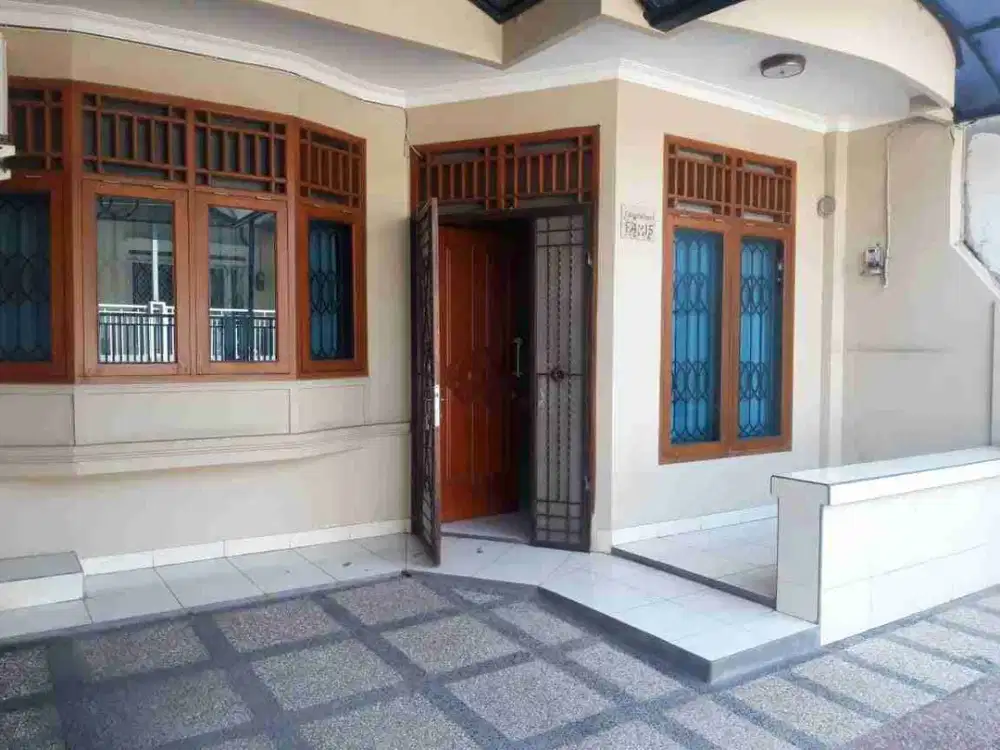 Disewa Rumah 2lantai Kelapa gading Siap huni