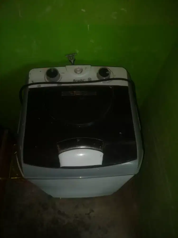 Mesin cuci 4,5kg dan kulkas mini sanken