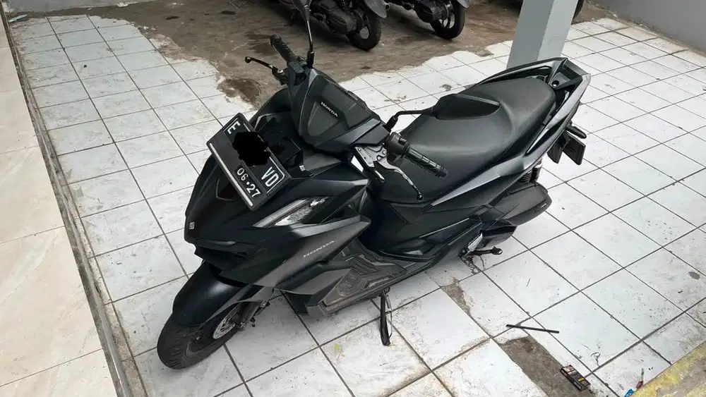 Dijual vario 160 plat E