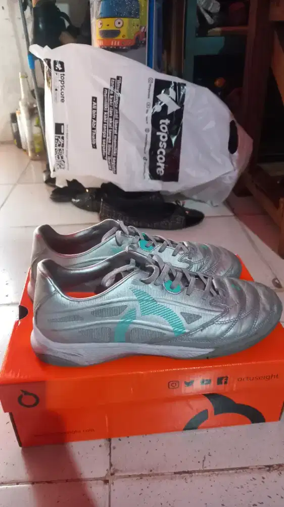 sepatu futsal ortuseight ascalon