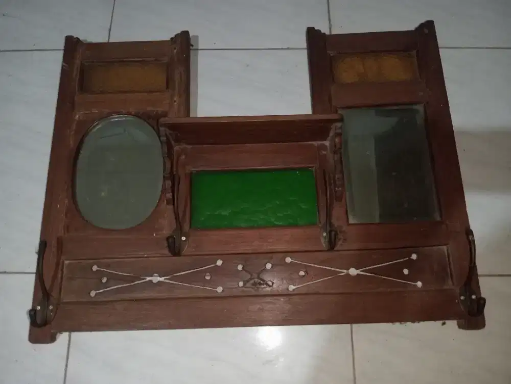 Koleksi dan antik