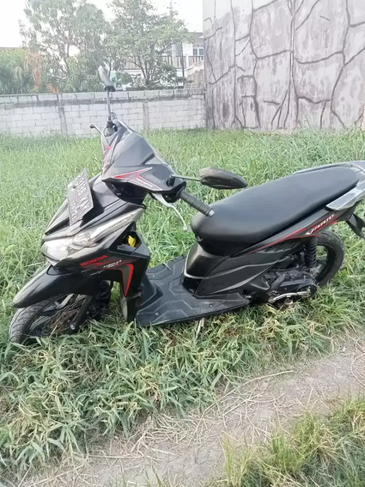 Jual motor Vario 2011 lengkap tinggal gas