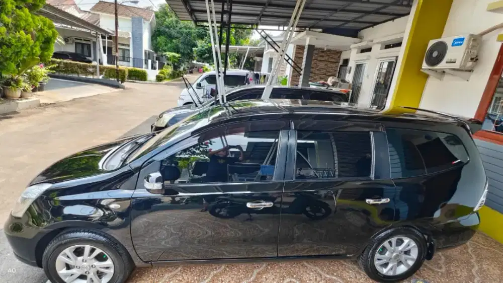 Nissan Grand Livina XV A/T