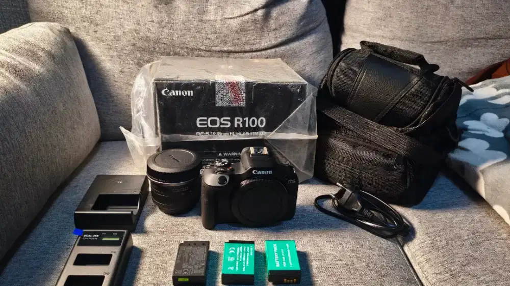 kamera mirorles Cannon R100 kit 18-45