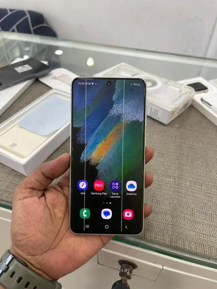 samsung s21 Fe 8/256 minus