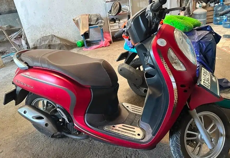 Scoopy merah OK