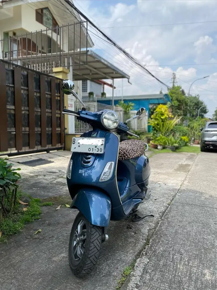 Motor matic vespa lx 125 iget pemakaian pribadi mulus