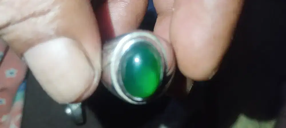 Batu hijau asli kristal