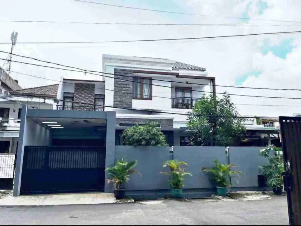 Dijual Rumah Mewah 2 Lantai di Radio Dalam Jakarta Selatan