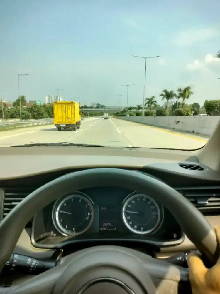 Supir freeline atau antar jemput
