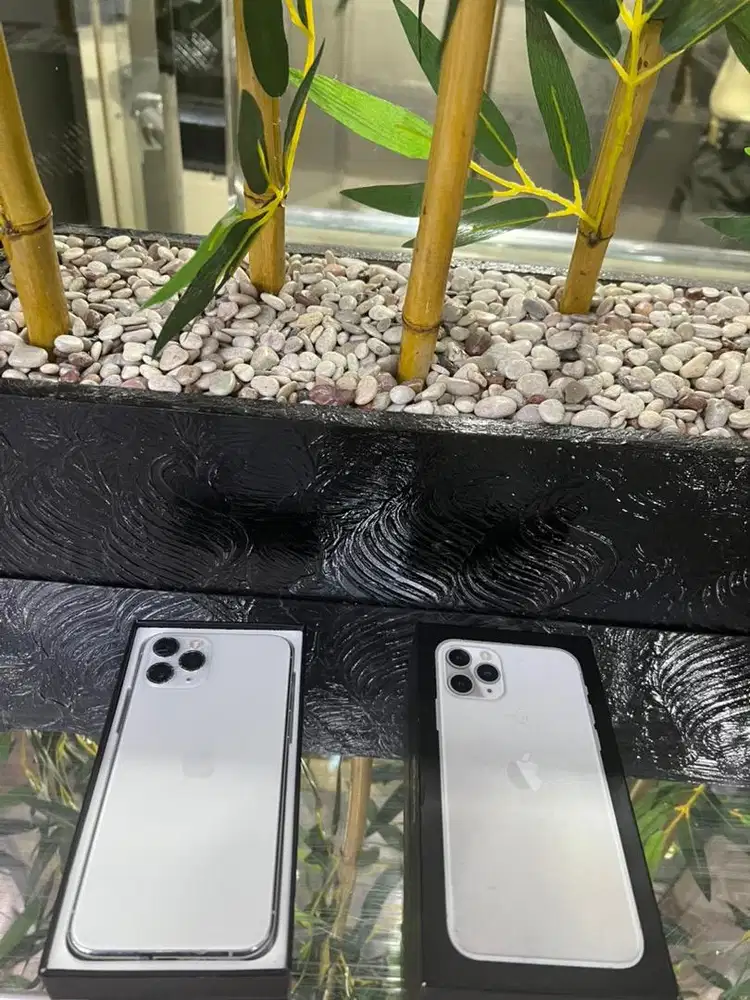 Iphone 11 pro 256gb sudah permannet semua kartu