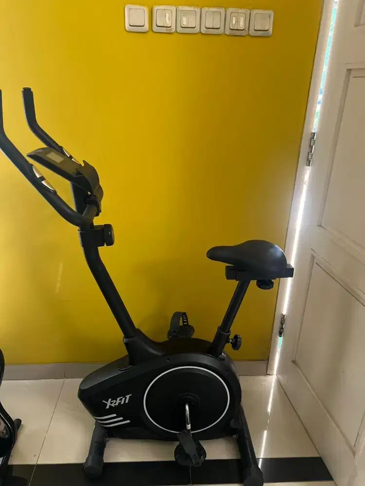Sepeda statis X2fit